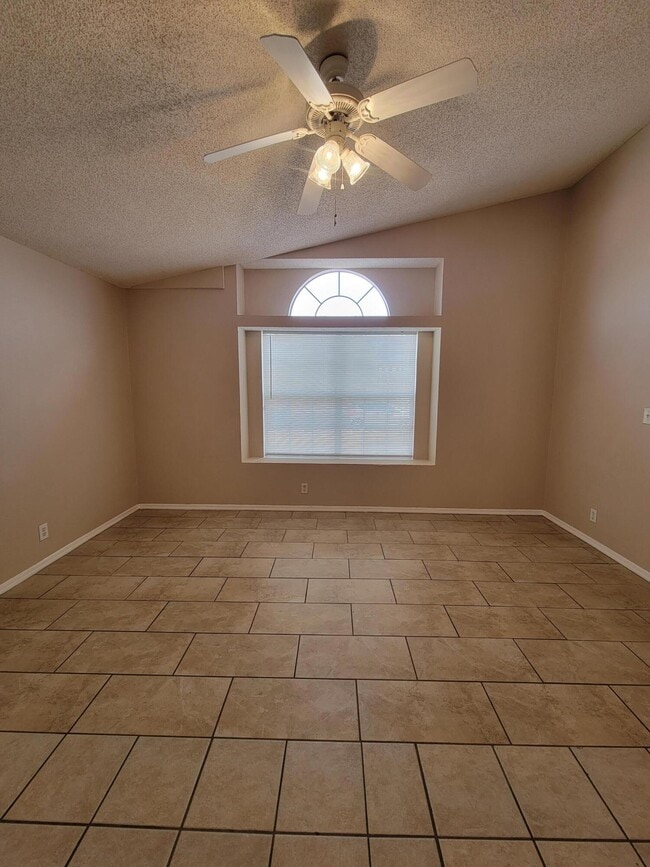 Building Photo - 3605 Tierra Zafiro Dr