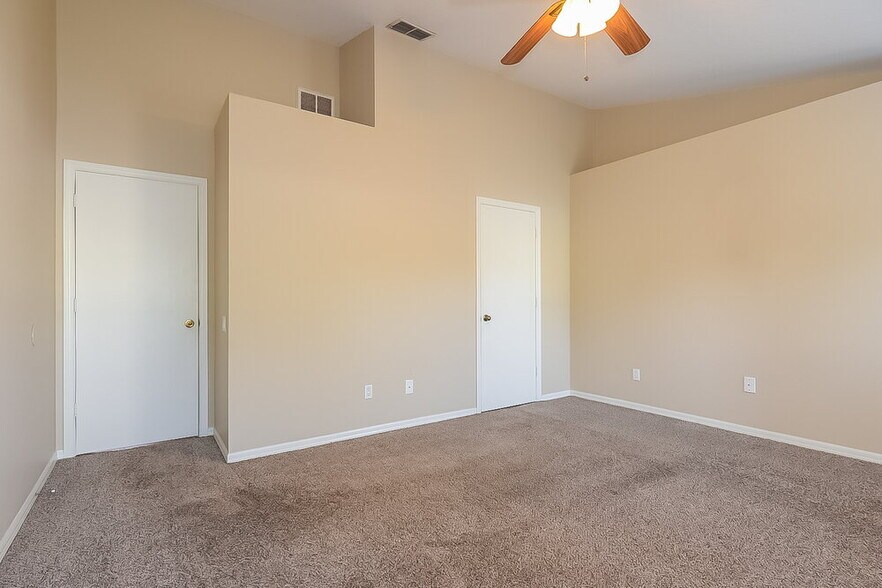 Building Photo - 29613 Morningmist Dr