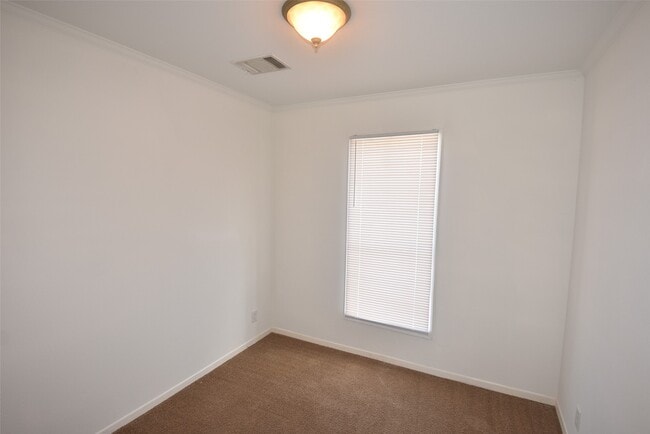 Building Photo - 10010 Sugarvine Ln