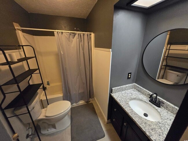 Building Photo - 830 44th Ave N