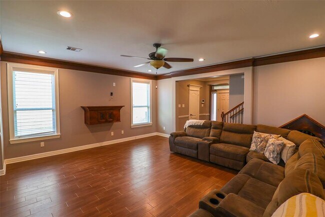 Building Photo - 7438 Tonsley Springs Dr