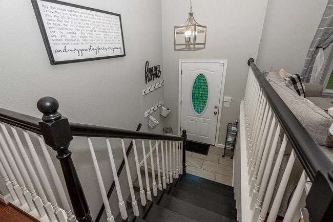 Building Photo - 3bd/2.5ba 2-story home in quiet neighborhood.