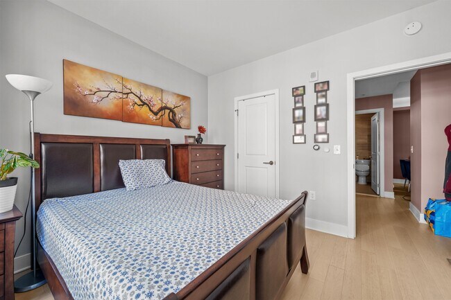 Building Photo - 1400 Hudson St