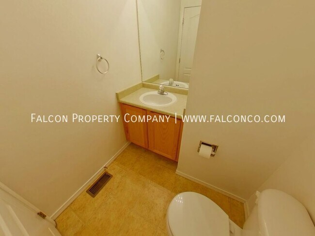 Building Photo - 6627 Silverwind Cir