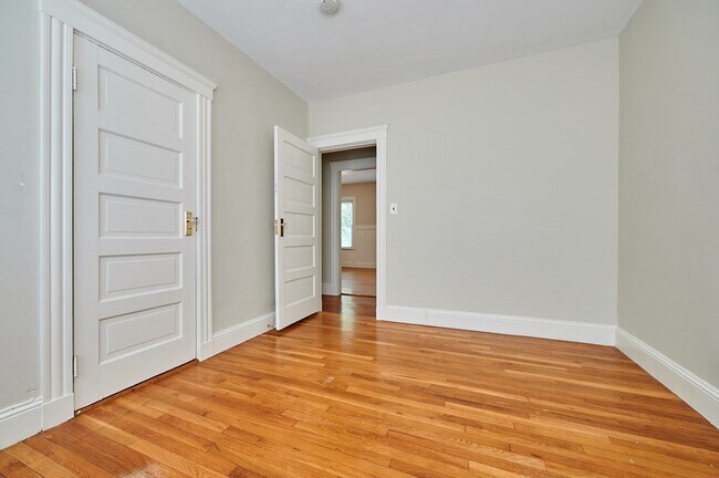 Building Photo - 1873 Hyde Park Ave