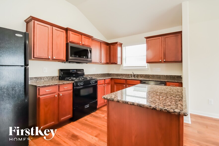 Building Photo - 9846 Onyx Trail Dr