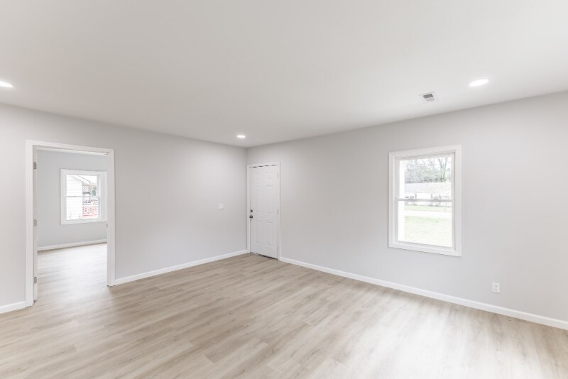 Building Photo - 1223 2nd St SW