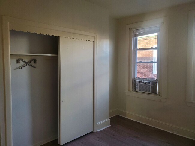 Building Photo - 3 Bedroom House in West Philadelphia