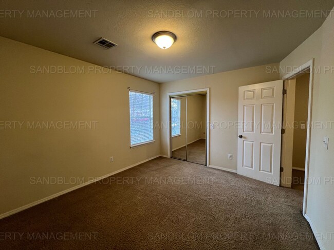 Building Photo - FOR LEASE | Sand Springs | $925 Rent | 2 B...