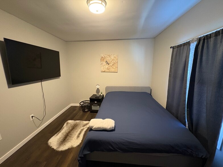 Bedroom 3 - 3311 Woodland Dr