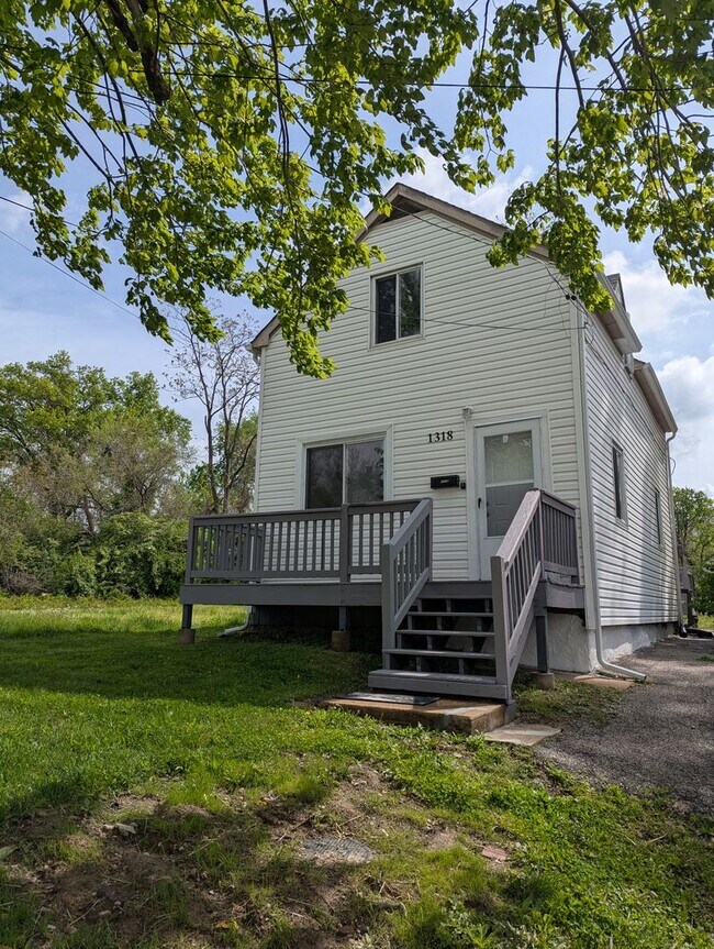 Primary Photo - Pretty on Pennsylvania - 3 Bedroom, 1.5 Ba...