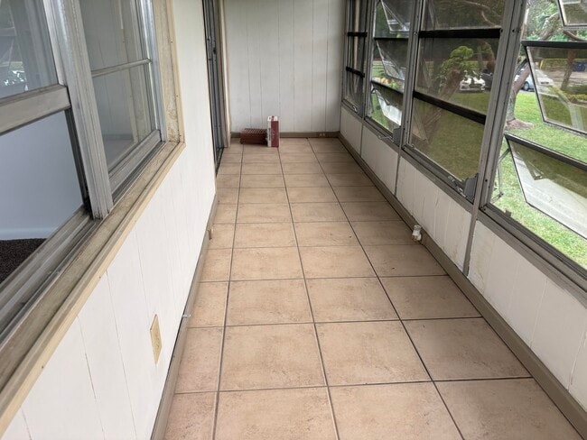 Building Photo - 186 Dorset E