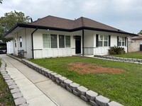 Building Photo - Remodeled 3 bedrooms 2 bath home