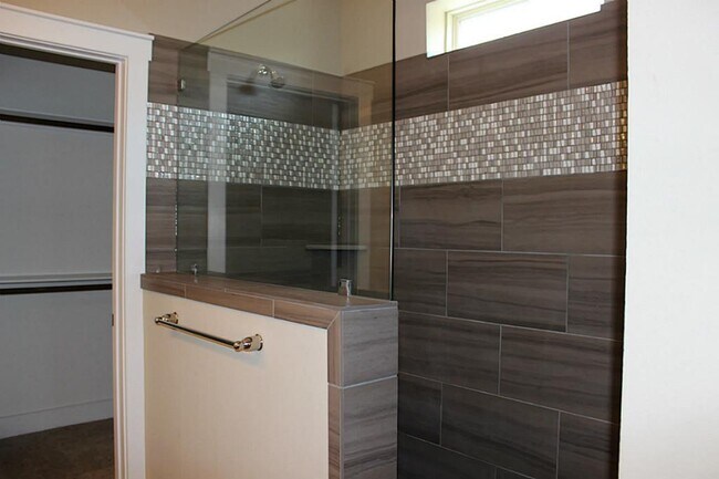 Building Photo - 18139 Moonlit River Dr