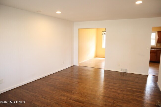 Building Photo - 721 Burnt Tavern Rd