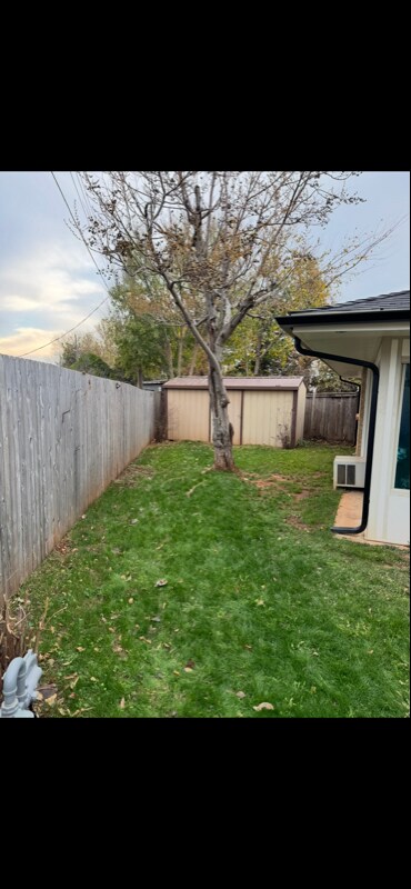 Building Photo - 8705 Lakeaire Dr