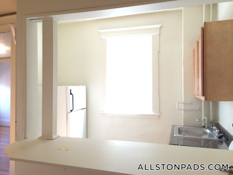 Building Photo - 1334 Commonwealth Ave