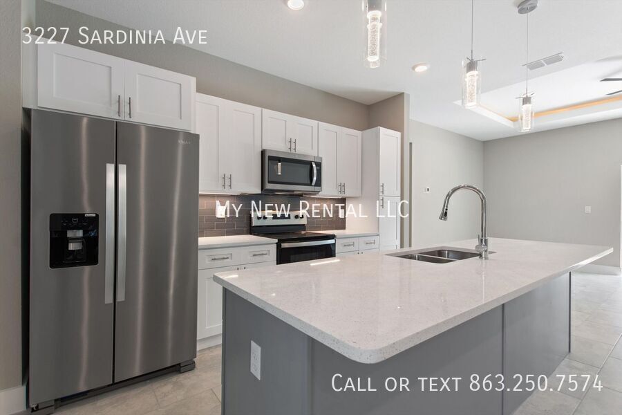 Building Photo - 3227 Sardinia Ave