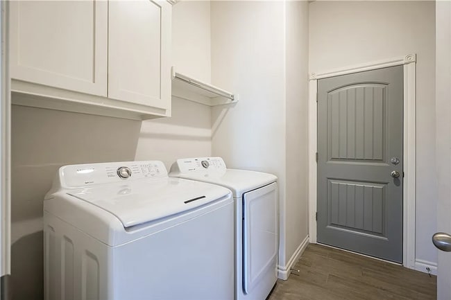 Building Photo - Charming 3-Bedroom Home with 3-Car Garage in Moore!