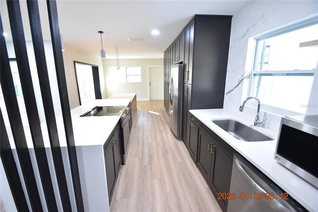 Building Photo - 3606 River Grove Dr