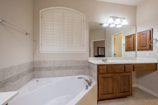 Building Photo - 4 Bedroom, 3 Bath, Single-Story Home in Parkside at Mayfield Ranch