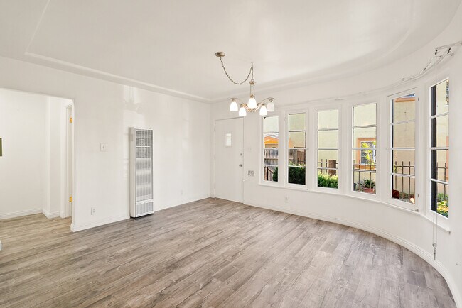 Building Photo - 9506 National Blvd