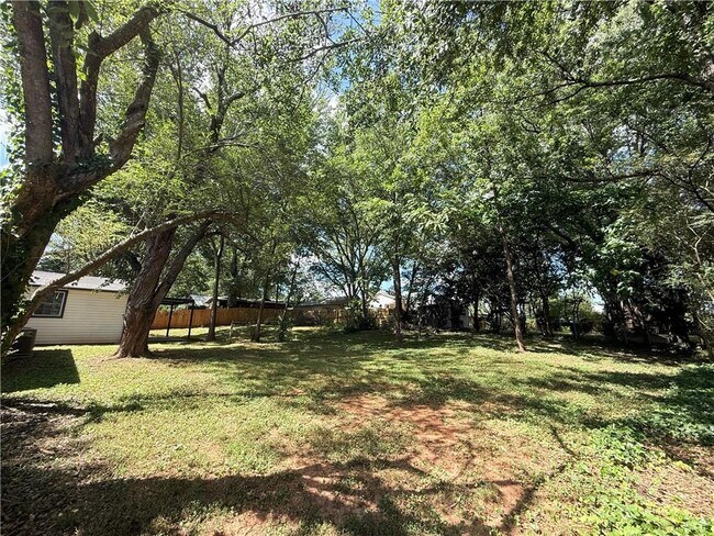 Building Photo - 980 Hilltop Ct