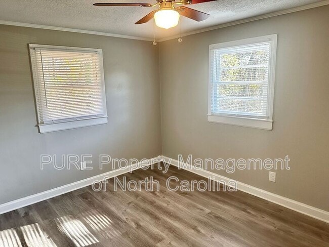 Building Photo - 504A Moore Dr