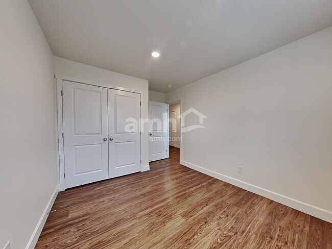 Building Photo - 19215 15th Ave Ct E