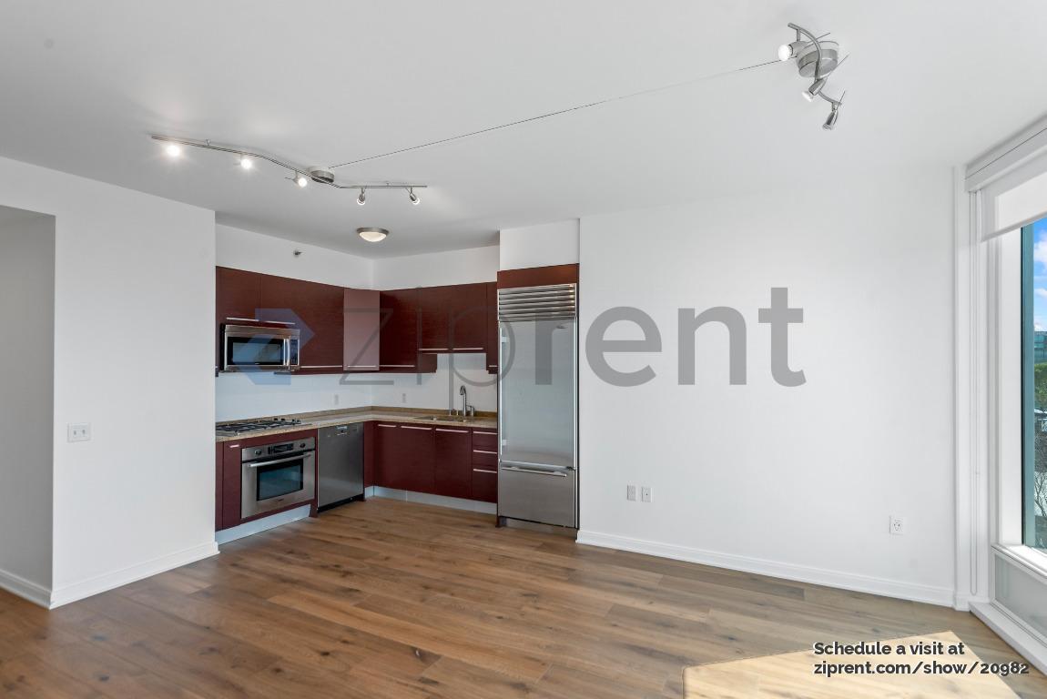Building Photo - 425 1st St
