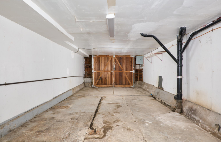Building Photo - 1440 Beach St