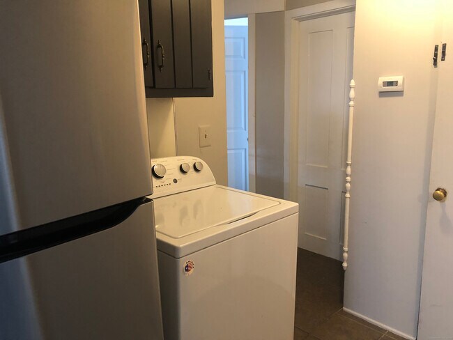 Building Photo - 57 Vine St