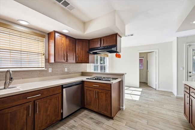 Building Photo - 5942 Portal Dr