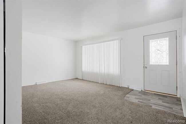 Building Photo - 6627 Orange Ln