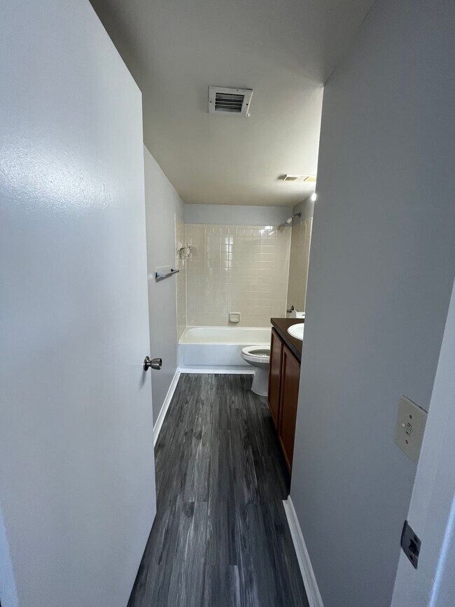 Building Photo - TWO BEDROOM TWO BATHROOM !! WATERFRONT COMMUNITY