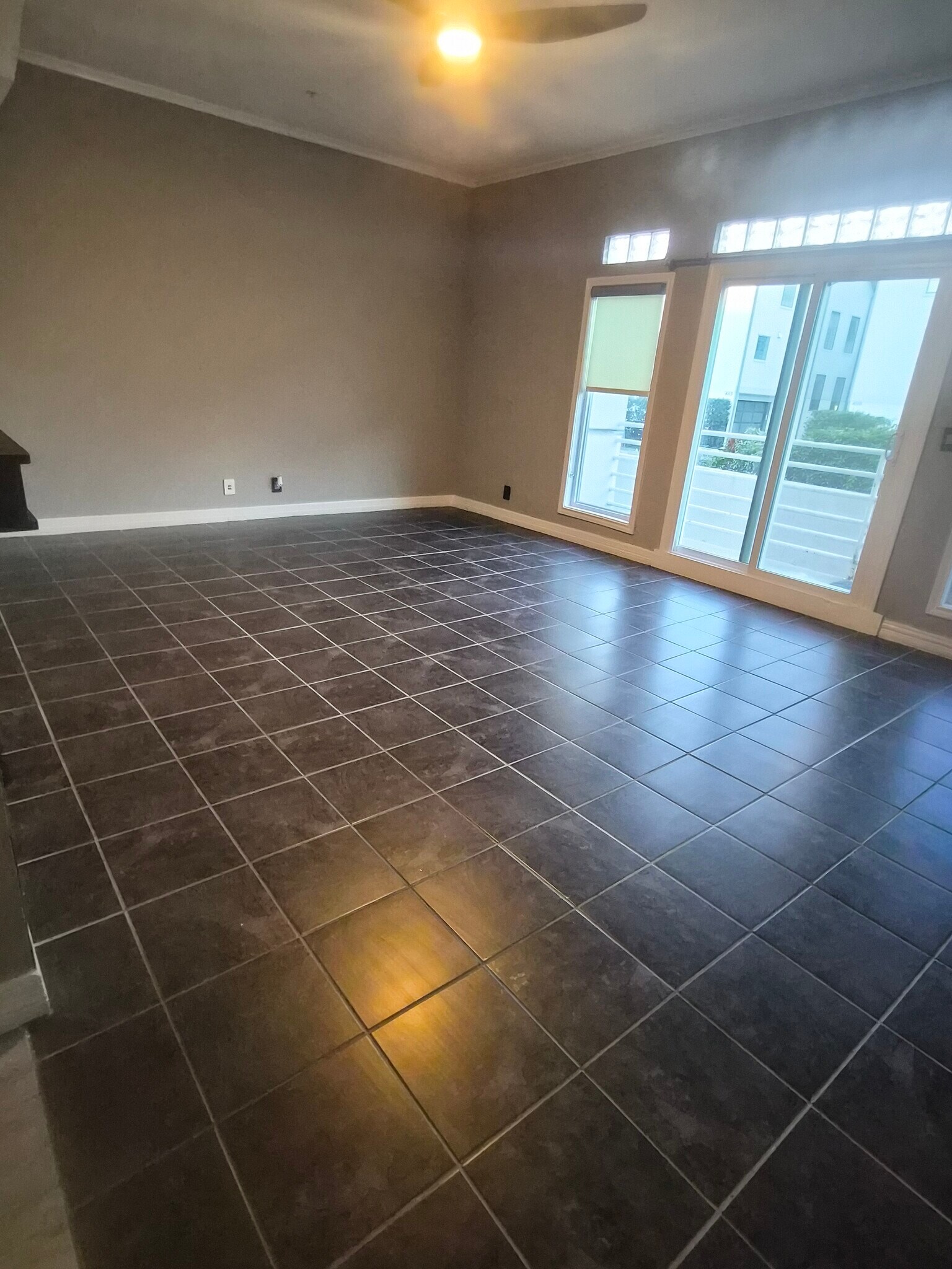 Building Photo - 4040 Avondale Ave