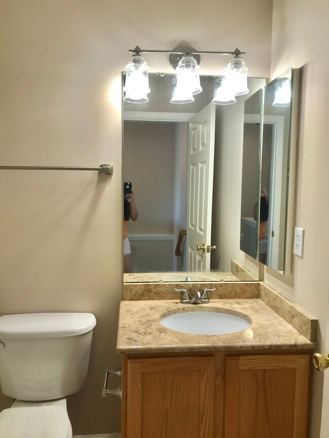 Building Photo - 18651 Shawnee Ridge Rd