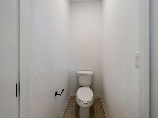 Building Photo - 2725 Woodall Dr