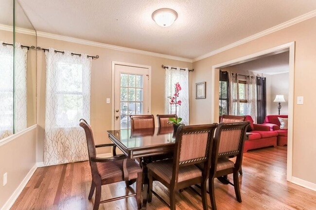 Building Photo - Beautiful 3 Bed Ranch Home with Finished B...