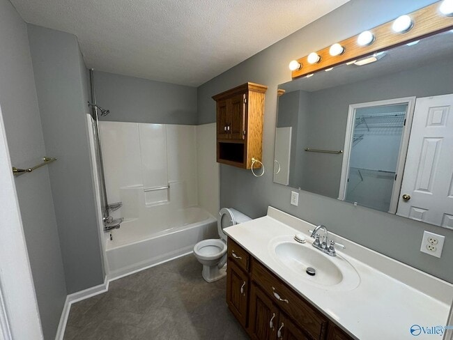 Building Photo - 104 Cypress Cir