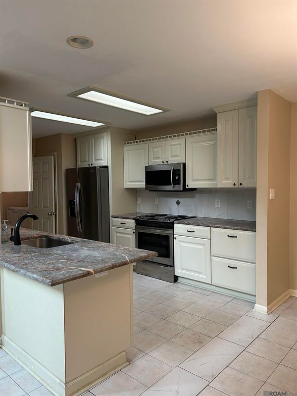 Building Photo - 5050 Stumberg Ln