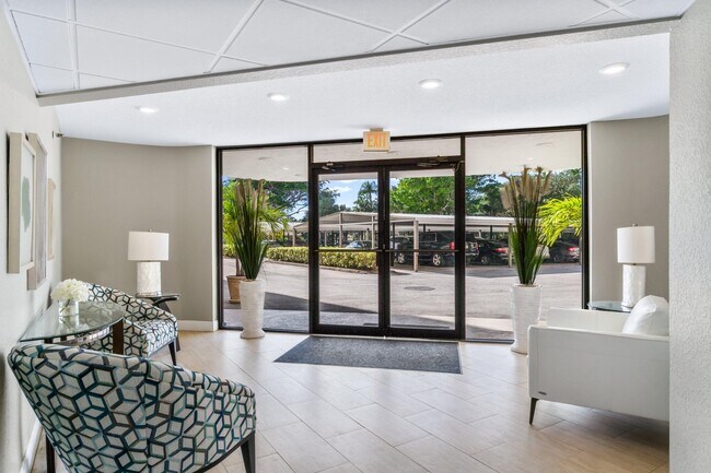 Building Photo - 20 S Lakeshore Dr