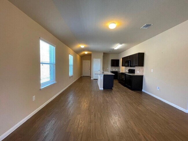 Building Photo - 3400 Ortman Dr