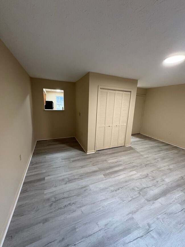 Building Photo - 56 Waterson Ln