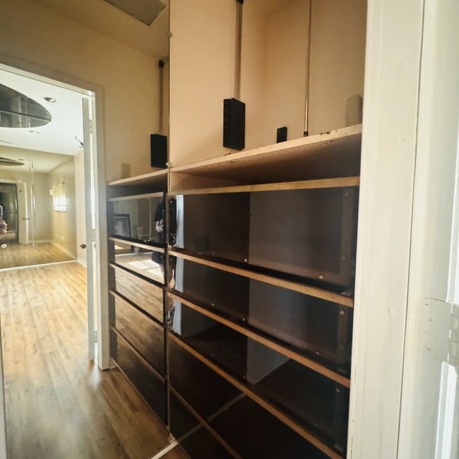 Building Photo - 3175 Sandalwood Dr