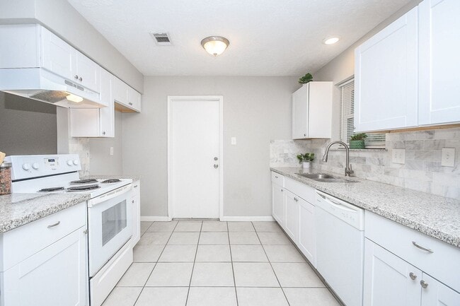 Building Photo - 11839 Blair Meadow Dr