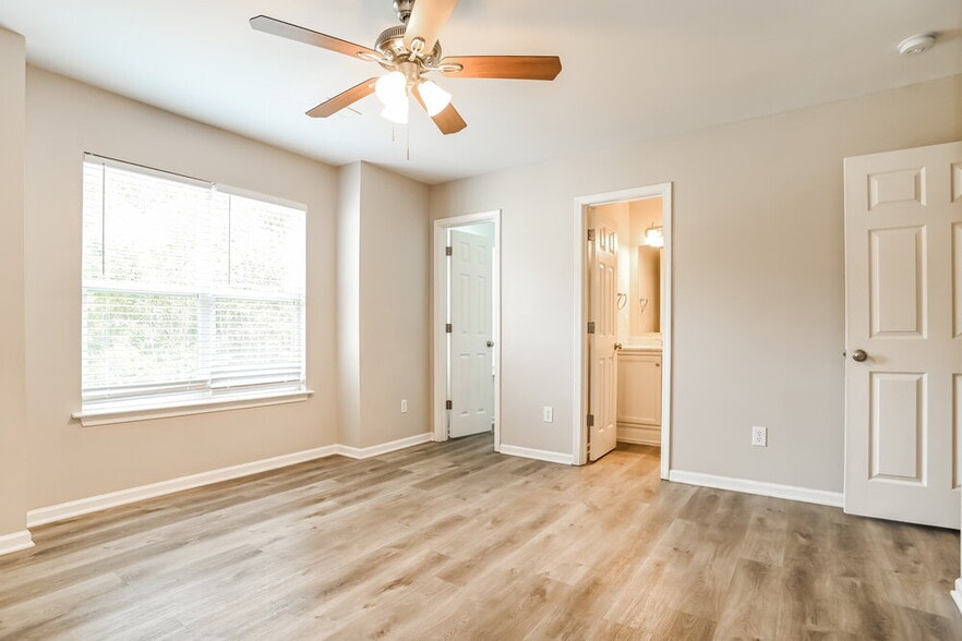 Building Photo - 8160 Ottawa Ln