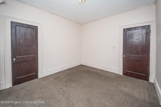 Building Photo - 1827-1829 Main St