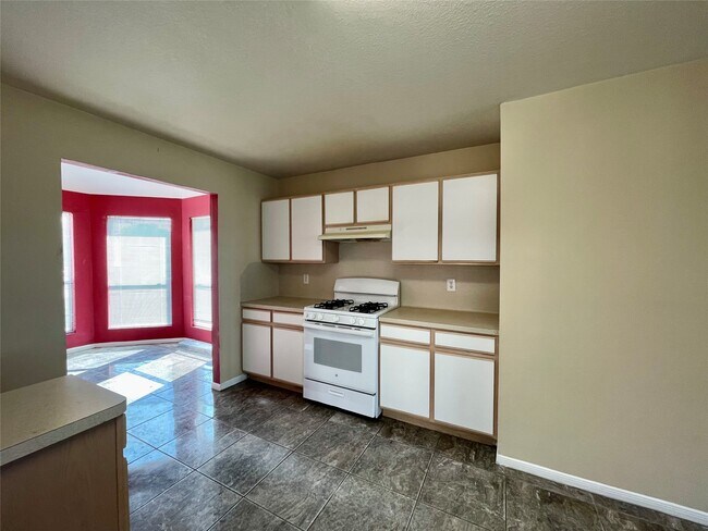 Building Photo - 7303 Foxshadows Ln