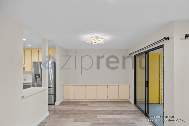 Building Photo - 49 Showers Dr